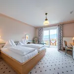 Alexanderhof 4*