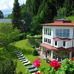 Alexanderhof 4*