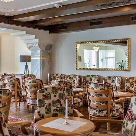 Alexanderhof Hotel 4*