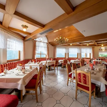 Hotel Alexanderhof 4*