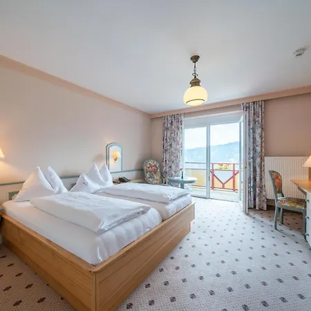 Alexanderhof 4*