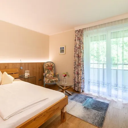 Alexanderhof 4*