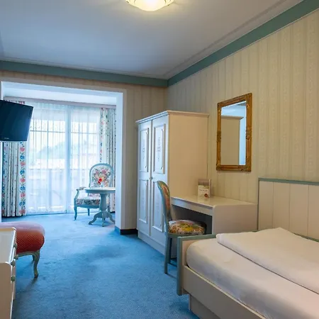 Hotel Alexanderhof 4*