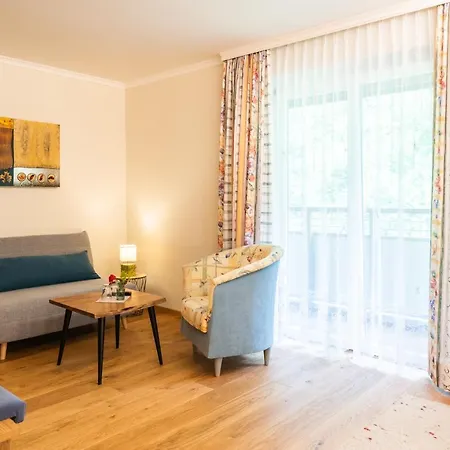 Alexanderhof 4*
