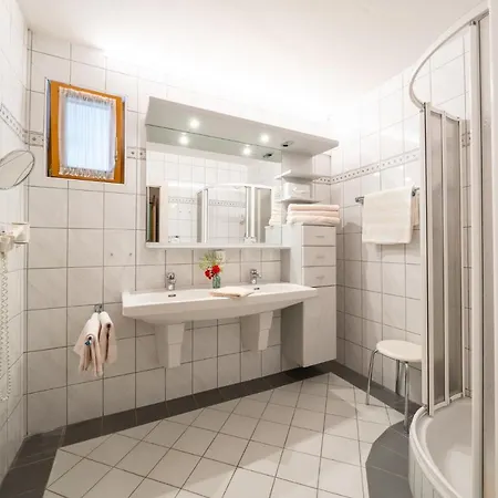 Alexanderhof Hotel 4*