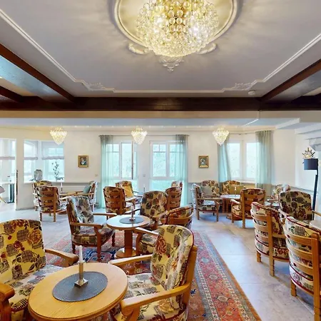 Alexanderhof 4*