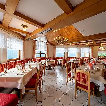 Hotel Alexanderhof 4*