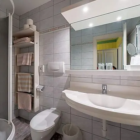 Alexanderhof 4*
