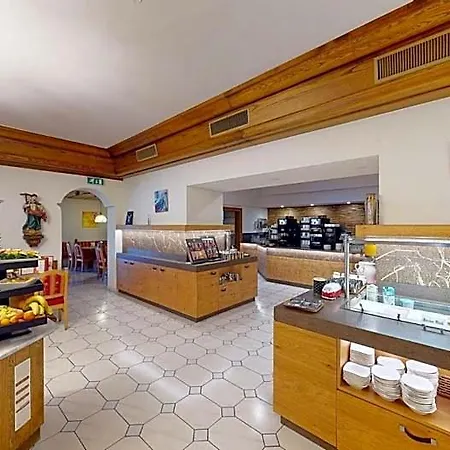 Alexanderhof Hotel 4*
